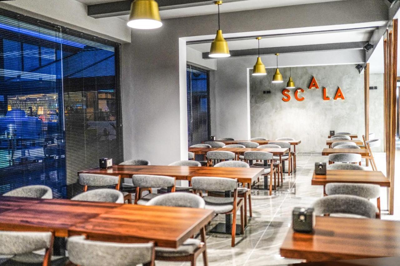 Sky Roof Hotel ニコシア エクステリア 写真